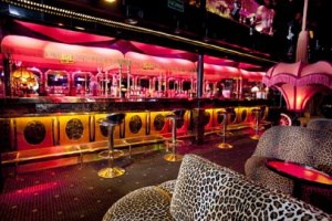 Le Memphis est le bar à cougar le plus connu de Paris
