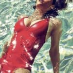 Photos et Gif Sexy d'Alexandra Daddario Nue dans ses Scènes de Sexe