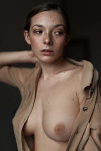 Olga Kobzar Nue Topless 56