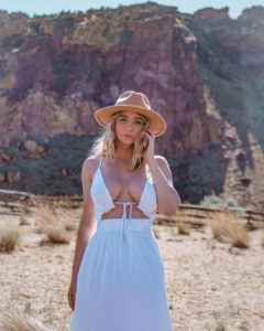 Sara J Underwood Sexy 56