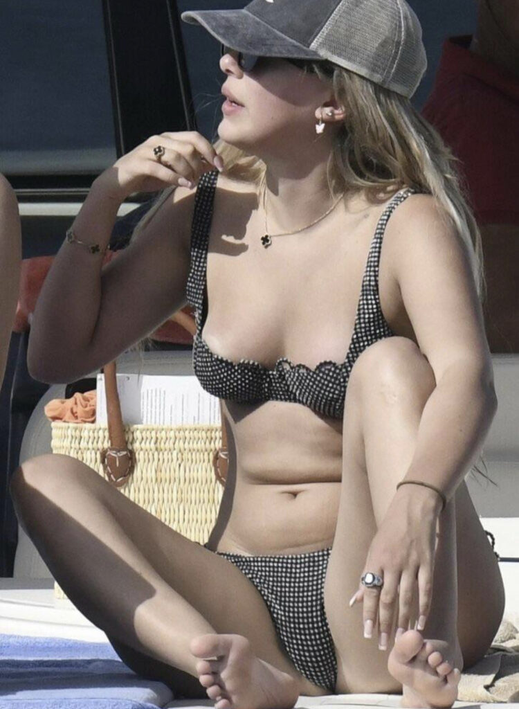 Millie Bobby Brown nudes 4