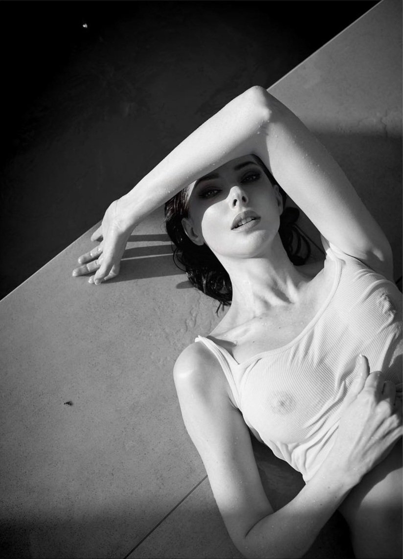 Frédérique Bel Nue – Photos coquines de la star française