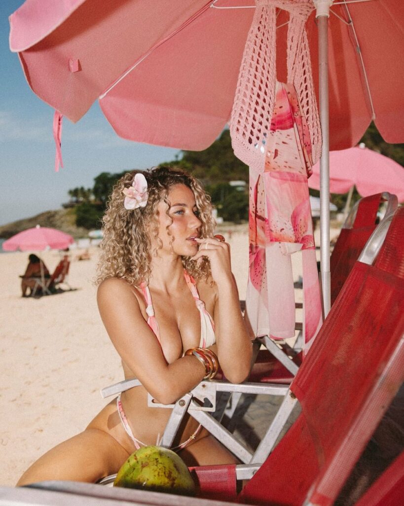 Vaea brazier sexy 8
